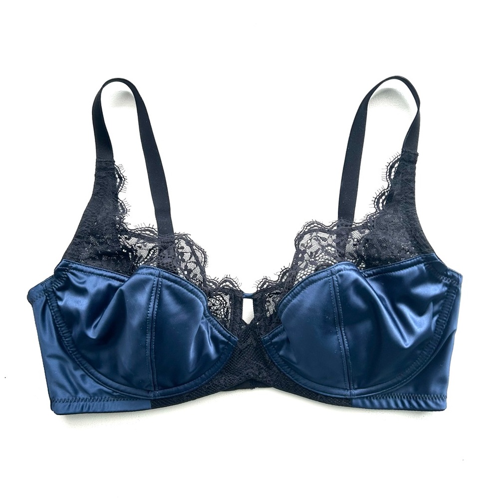 🍧 2/$20  NWT Understance satin demi bra (navy)